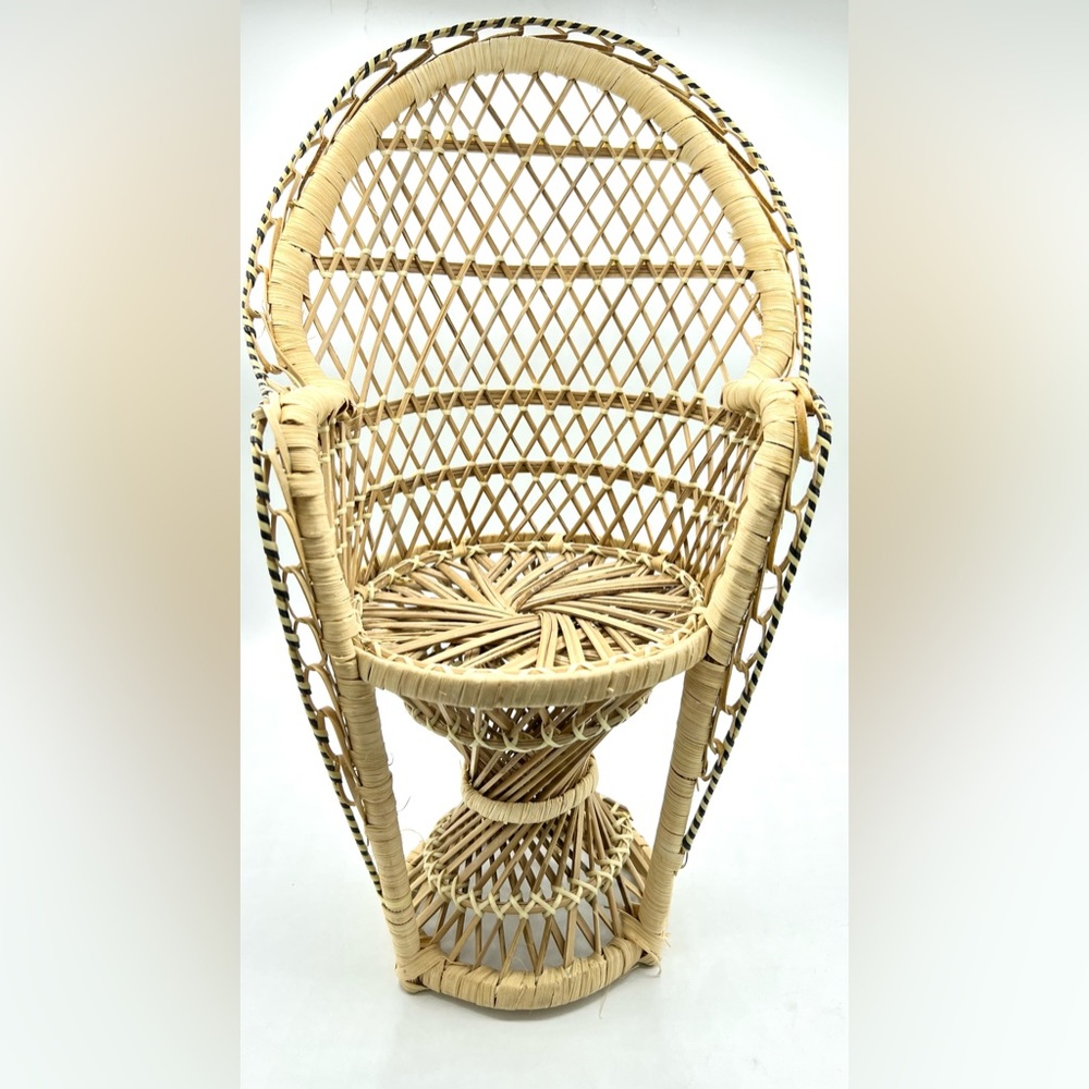 Wicker Peacock Chair Plant Stand